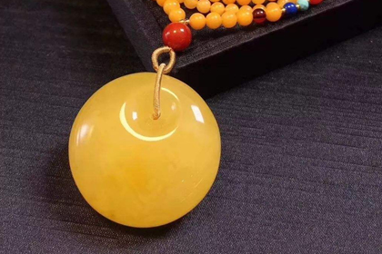 家居饰品黄水晶应该摆放在哪里 八字网