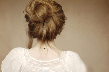 长了苦情痣的女生并不是代表着要孤独一个人到老,只是说在日常生活中